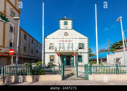 Philipsburg, St Maarten - 17 dicembre 2018: la storica Casa Corte su Front Street in Philipsburg St Maarten Isole Sottovento Lesser Antilles Est Foto Stock