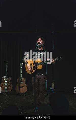 Copenaghen, Danimarca. 17th, maggio 2018. Il cantante e cantautore americano Matt The Electrician suona un concerto dal vivo al Ideal Bar di Copenhagen. (Photo Credit: Gonzales Photo - Christian Larsen). Foto Stock