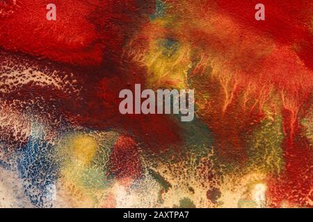 fondo astratto base strisce secche di vernice multicolore con crepe Foto Stock