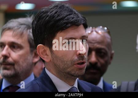 Bruxelles, Belgio. 13th Feb, 2020. Il Ministro della Salute Roberto speranza partecipa ad una riunione speciale dei Ministri della Sanità europei sulla crisi di Coronavirus. Credito: Alexandros MICHAILIDIS/Alamy Live News Foto Stock