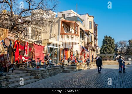 Baku, Azerbaigian 27 gennaio 2020 - mercato di Аntique nella città vecchia di Baku Foto Stock