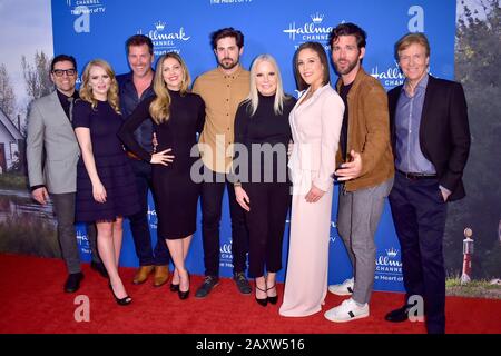 Beverly Hills, Stati Uniti. 11th Feb, 2020. Kavan Swith, Andrea Brooks, Paul Greene, Pascale Hutton, Chris McNally, Michelle Vicary, Erin Krakow, Kevin McGarry e Jack Wagner alla Stagione 7 Celebration Dinner della serie televisiva Hallmark Channel' Quando Chiama Heart/Janette Oke: La Saga Coal Valley 'al Beverly Wilshire Hotel. Beverly Hill, 11 feb 2020 | utilizzo credito mondiale: DPA/Alamy Live News Foto Stock