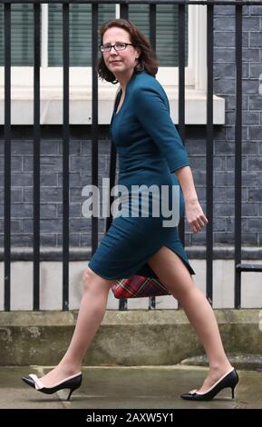 Leader della Camera dei Lord Baronessa Evans di Bowes in arrivo a Downing Street, Londra, come il primo ministro Boris Johnson rimescola il suo gabinetto. Foto Stock