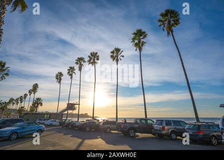 Scena costiera invernale a la Jolla Shores Beach. La Jolla, California, Stati Uniti. Fotografato prima del tramonto. Foto Stock