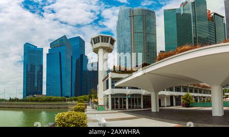 Singapore, SINGAPORE - CIRCA SETTEMBRE 2017: Vista sulla Marina Bay a Singapore. Foto Stock