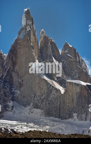 Immagine ad alta risoluzione di Mt. Cerro Torre, Torre Egger E Punta Herron Foto Stock