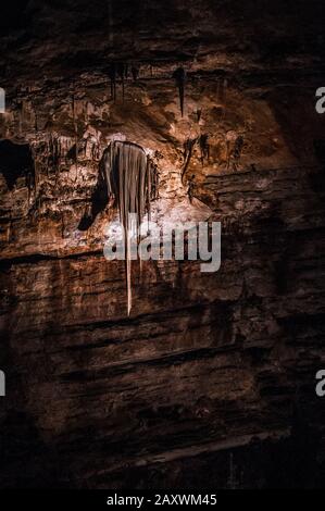 UTAS de Cacahuamilpa Caverns a Guerrero, Messico, uno dei più grandi sistemi di grotte del mondo fatto di migliaia di stalattiti e stalagmiti. Foto Stock