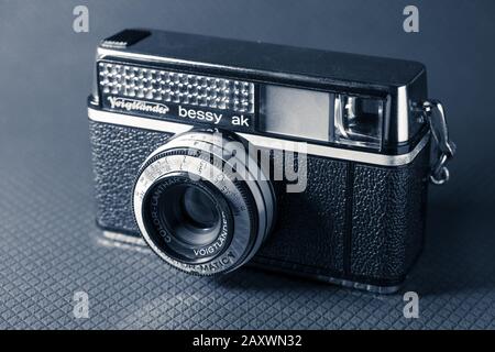 Telecamera Voigtlander analogica del modello 70s Bessy ak, immagine monocromatica. Foto Stock