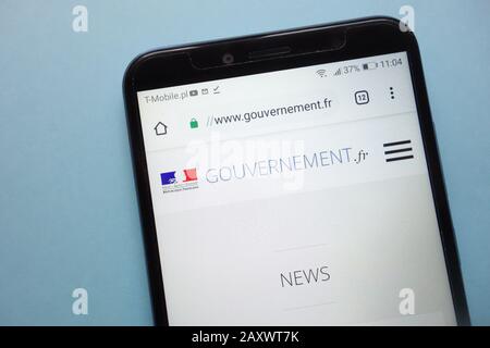 Il sito Web del governo francese (www.gouvernement.fr) visualizzato sullo smartphone Foto Stock