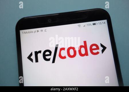 Logo Recode visualizzato sullo smartphone Foto Stock