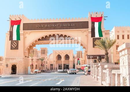 27 novembre 2019, Emirati Arabi Uniti, Dubai: L'ingresso principale del Souk Madinat Jumeirah Foto Stock