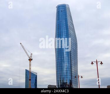 Diverse gru su cantieri edili in edifici di alto livello in tutta Londra UK Foto Stock