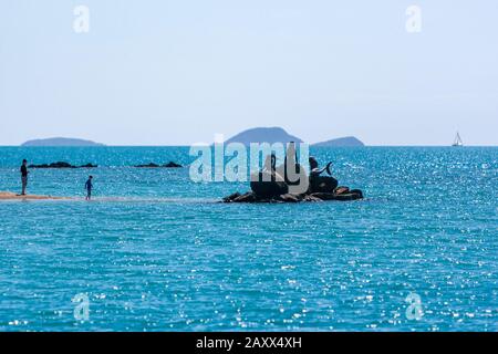 Turisti e Sirene sull'Australia Daydream Island, Queensland, Australia Foto Stock