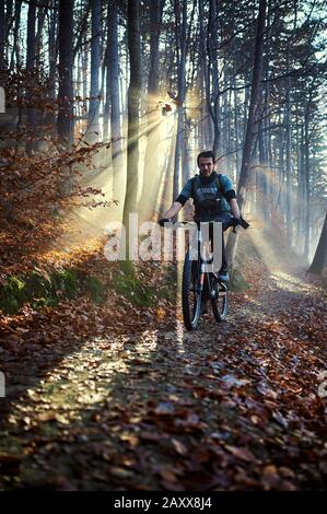 Mountain bike a Medvednica, vicino Zagabria in Croazia Foto Stock