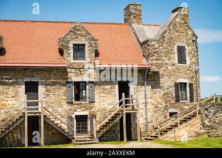 Fort Ticonderoga, sede del forte, muri in pietra e cannoni, New York state, USA Foto Stock