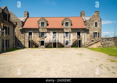 Fort Ticonderoga, sede del forte, muri in pietra e cannoni, New York state, USA Foto Stock