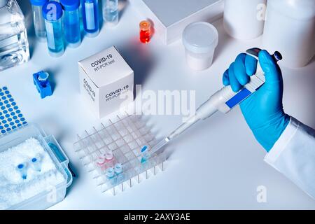 Nuovo kit di diagnostica per pcr nCoV per coronavirus 2019. Kit RT-PCR per rilevare la presenza di virus 2019-nCoV o covid19 nei campioni clinici. D. In vitro Foto Stock