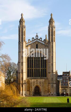 L'estremità ovest della King's College Chapel vista Dalle Spalle, Cambridge, Inghilterra Foto Stock