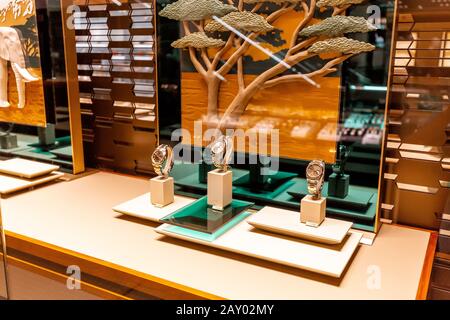 06 agosto 2019, Munchen, Germania: Un orologio Rolex chic è in vendita nella finestra di un negozio di lusso Foto Stock