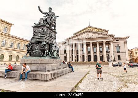 07 Agosto 2019, Munchen, Germania: Bayerische Staatsoper Opera Buidling Foto Stock