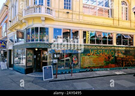 Storico Bar Vesuvio Su Columbus Avenue, San Francisco, California, Stati Uniti Foto Stock