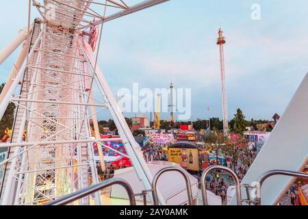 20 luglio 2019, Vienna, Austria: Parco divertimenti Wien Prater, vista aerea dalla cima della ruota panoramica