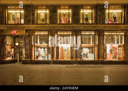 H+M am Graben a Vienna * H+M am Graben a Vienna Foto Stock