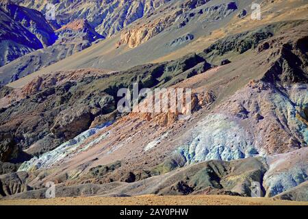 Pietre della tavolozza Artist`s, colorate dai minerali, la sera Foto Stock