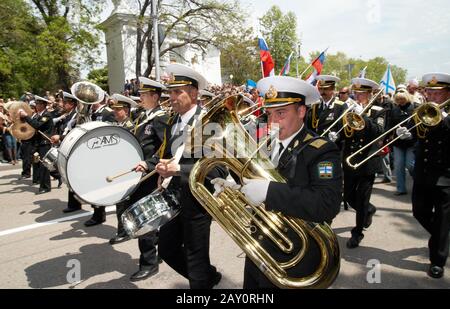 Sevastopol, UCRAINA - 9 MAGGIO: Musicisti della Marina alla parata russa 9 maggio 2008 a Sevastopol, Ucraina. Foto Stock