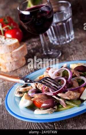 Insalata francese nizza su un piatto Foto Stock