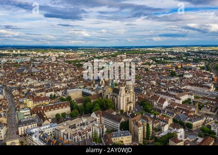Veduta aerea della bellissima città di Digione in Francia Foto Stock