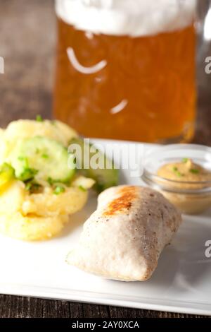 Salsiccia di lana bavarese alla griglia Foto Stock