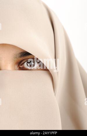 Primo piano di una donna con hijab Foto Stock