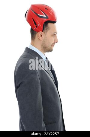 Ritratto di giovane uomo che indossa il casco Foto Stock