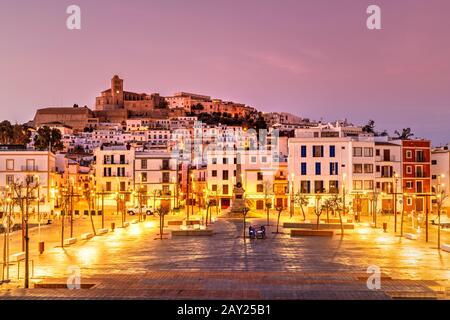 Dalt Vila città vecchia skyline, Ibiza, Isole Baleari, Spagna Foto Stock