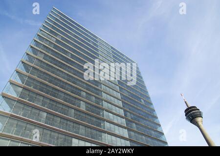 Rhinetower e Citygate a Duesseldorf, Germania Foto Stock