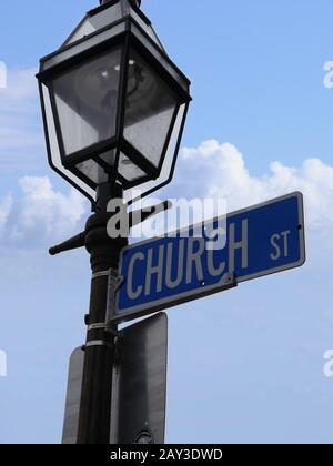 Firma a Church Street con un lampione a Newport, Rhode Island. Foto Stock