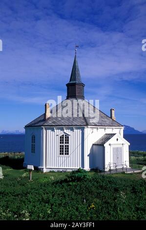 Chiesa di Dverbjerg, isola di Andoya, Vesteralen, Norvegia Foto Stock