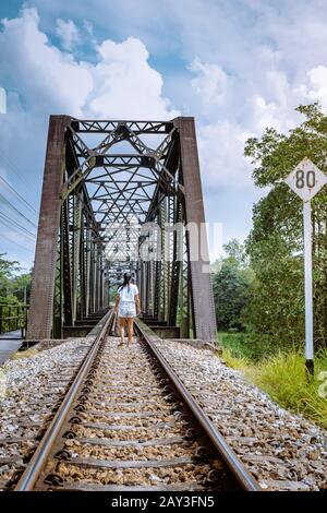 Lang Suan ferrovia sul fiume in Chumphon Thailandia Foto Stock