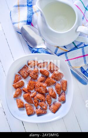 Asciugare prima colazione con latte Foto Stock