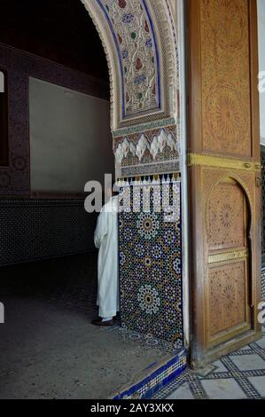 Arcate piastrellate al Palazzo Bahia di Marrakech. Marocco, Nord Africa Foto Stock