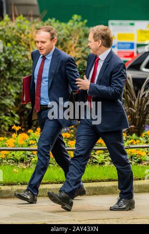 Londra, Regno Unito. 14th Feb, 2020. George Eustice MP è stato nominato Segretario di Stato a Defra e arriva con il Rt Hon Grant Shapps MP rimane Segretario di Stato per i trasporti - i ministri arrivano per la prima riunione del Gabinetto dopo il rimpasto di Boris Johnson, Downing Street. Credito: Guy Bell/Alamy Live News Foto Stock