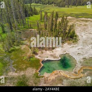 Parco piscina di Yellowstone, vista aerea del Parco Nazionale. Wyoming, Stati Uniti Foto Stock