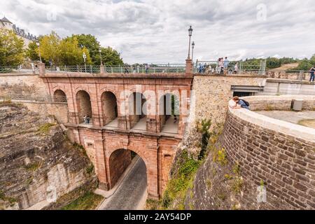 1 agosto 2019, Lussemburgo: Complesso archeologico esteso e famoso composto da grotte e gallerie - Casemates du Bock in Lussemburgo Foto Stock