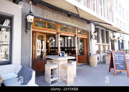 Venlo, Paesi Bassi, Cafe in den dorstigen Haen, il jocus della società di carnevale Foto Stock