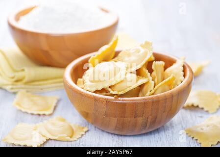 ravioli crudi Foto Stock