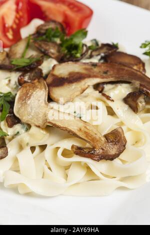 Funghi porcini e tagliatelle Foto Stock