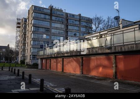 Combe Avenue, Vanbrugh Park Estate, Architettura Modernista, Greenwich, Southeast London, Regno Unito Foto Stock