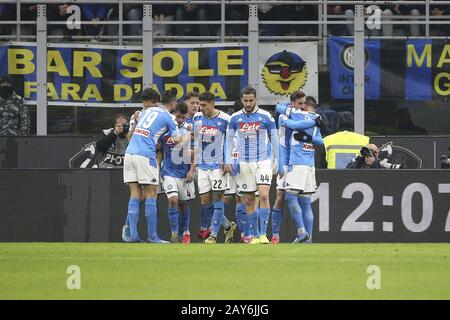 Milano, Italia. 12th Feb, 2020. Calcio, TIM CUP 2019-20 INTER vs NAPOLI 0-1 nella foto: Napoli CELEBRA il credito: Agenzia fotografica indipendente/Alamy Live News Foto Stock