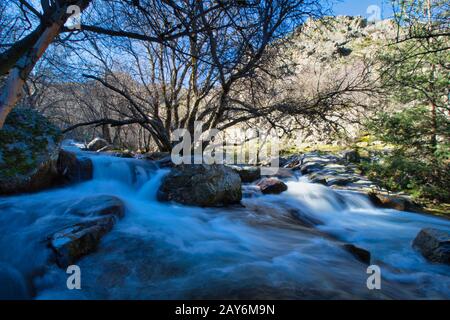 Valle de Loyoza en el Parque Nacional de Guadarrama. Cascada del Purgatorio. Madrid España Foto Stock